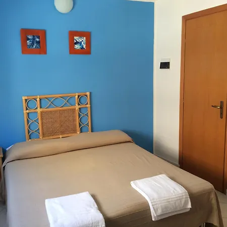 Il Triangolo מלון